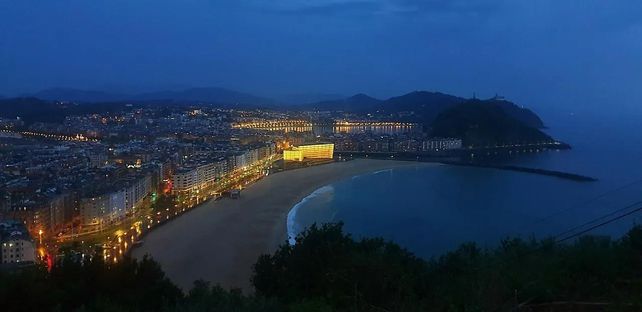 Pension Nuevas Artes San Sebastián 2*,
