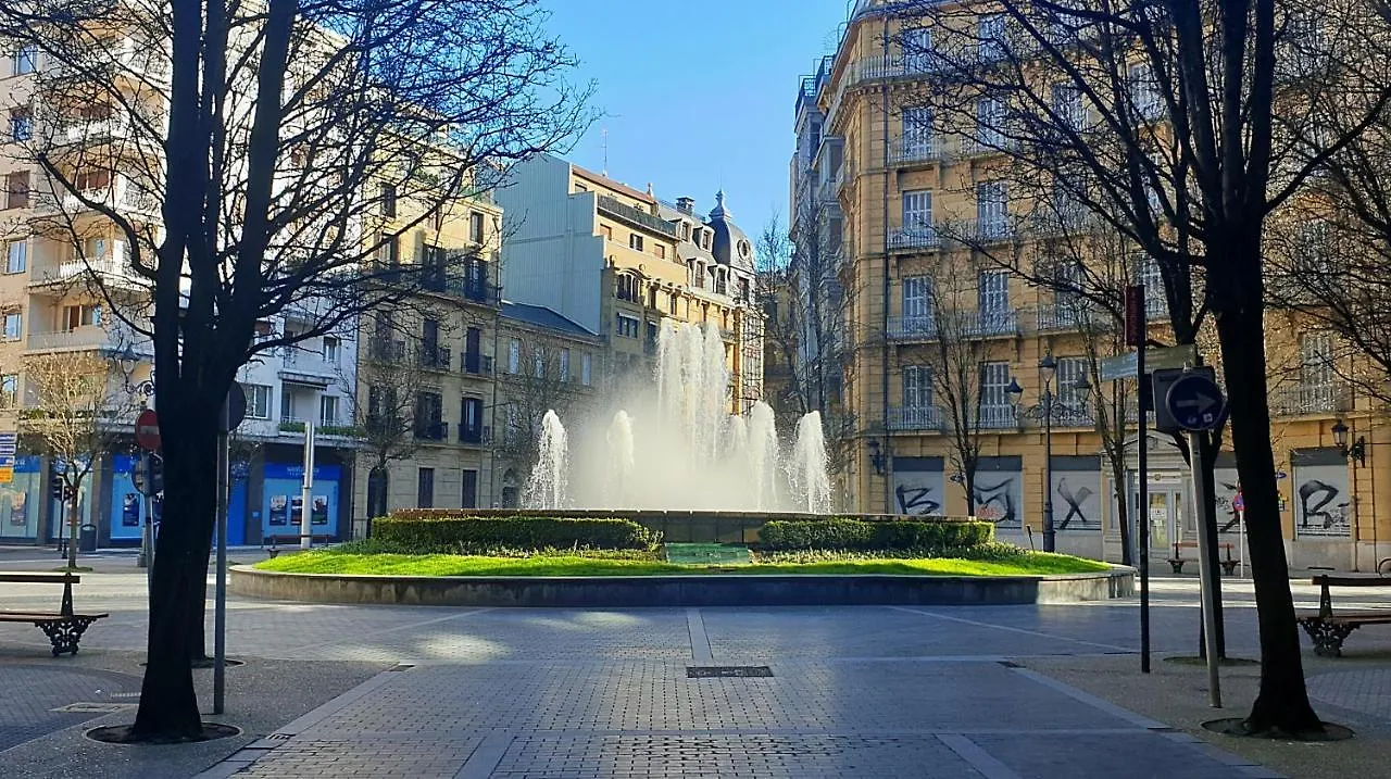 Pension Nuevas Artes San Sebastián 2*,  Spagna