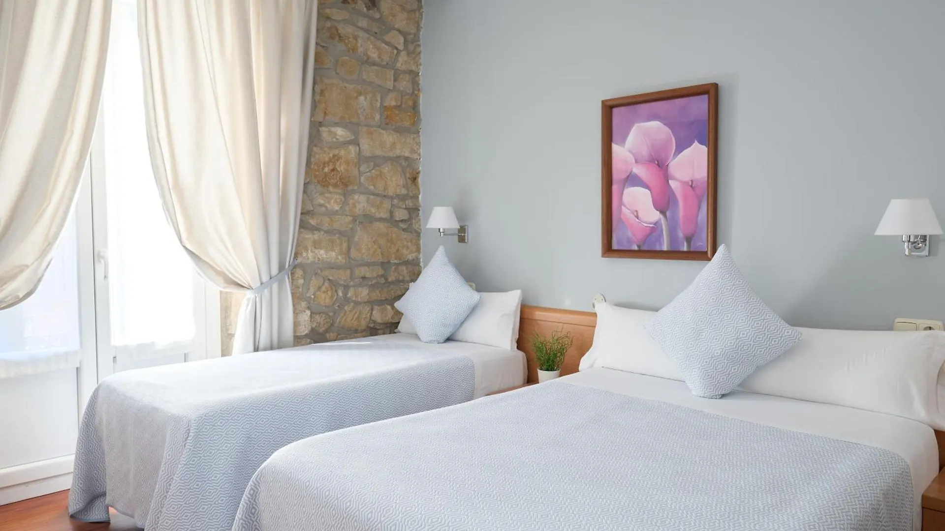 Pension Nuevas Artes San Sebastián 2*,  Španělsko