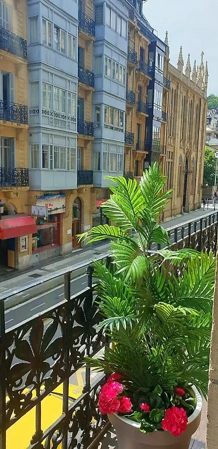 Pension Nuevas Artes San Sebastián 2*,