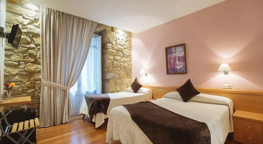 Pensión Nuevas Artes San Sebastián 2*,  España